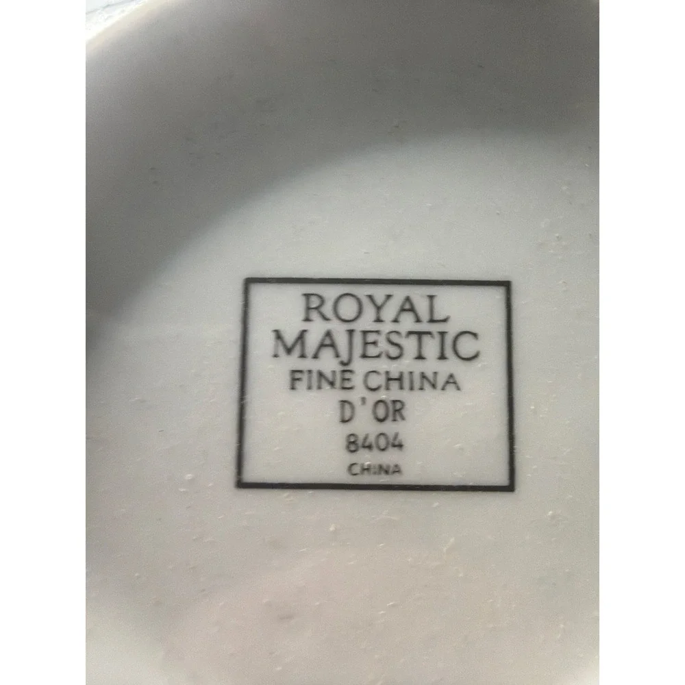 Royal Majestic vintage royal